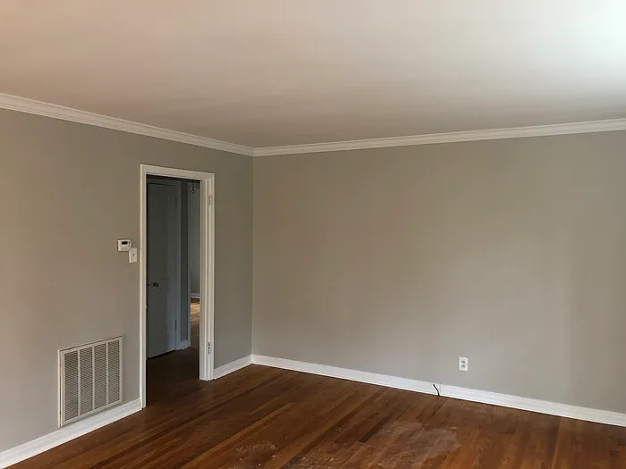 3 bed, 1.0 bath, 1100 sqft, $1,095 — Photo 2