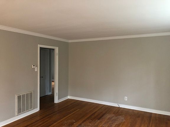 2nd image of 823 N Pierce St