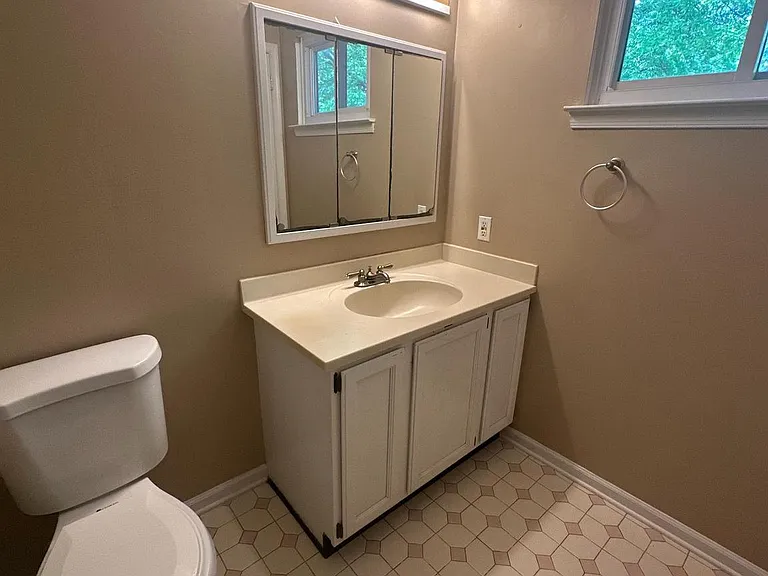 205 Bernard Ct — Photo 21