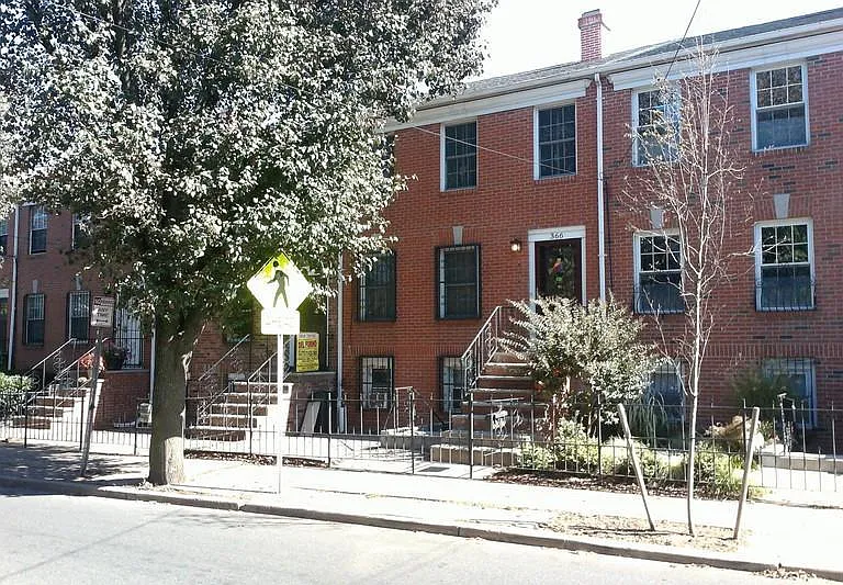 366 Monmouth St — Photo 15