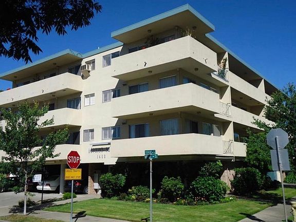 2nd image of 1400 Hopkins Ave APT 204