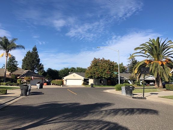 5th image of 2231 Country Manor Dr