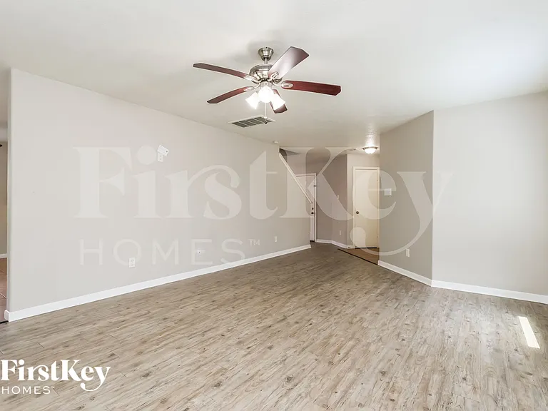 2603 Cypress Island Dr — Photo 4