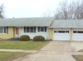 824 Prospect Ave, Windom, MN 56101