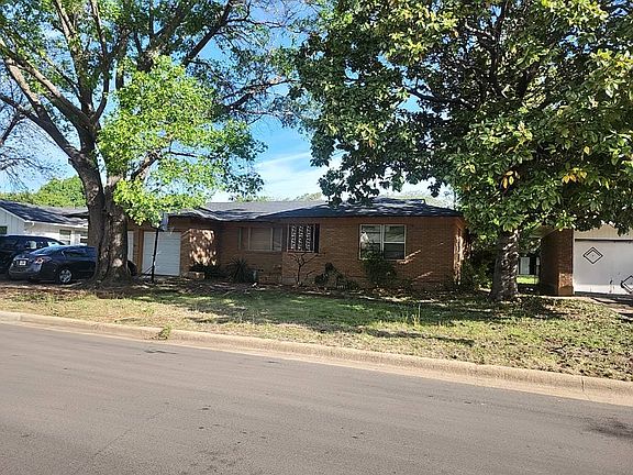 2nd image of 420 Patricia Rd