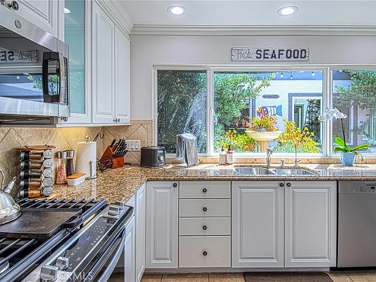 23842 Salvador Bay — Photo 8