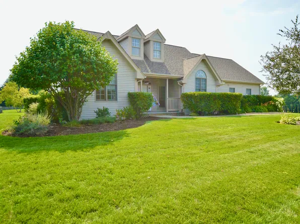 3755 Whitetail Dr, Wonder Lake, IL 60097