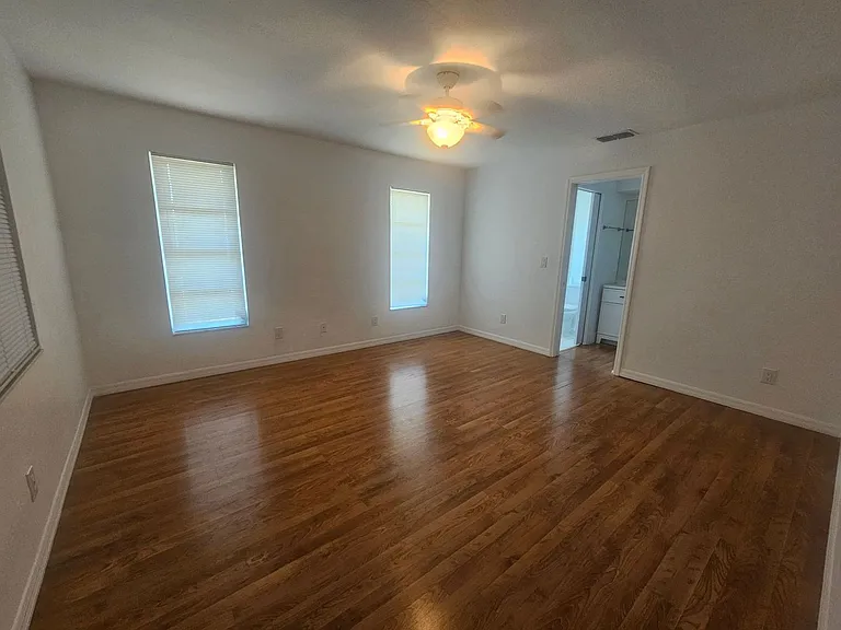 5989 Hillyer Ct — Photo 13