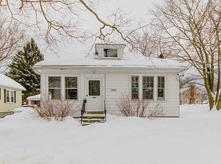 352 Cedar St, Dedham, MA 02026