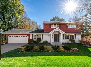 11129 Carver Ct, Burnsville, MN 55337