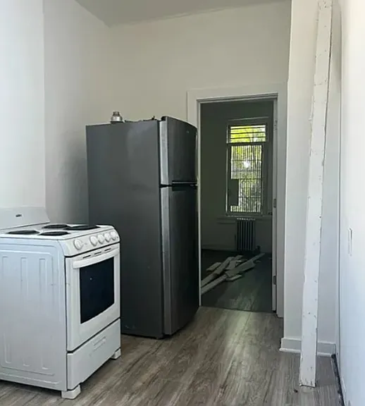 354 Chauncey St #13 — Photo 1