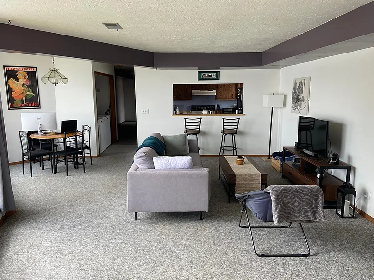603 W Union St #D — Photo 4