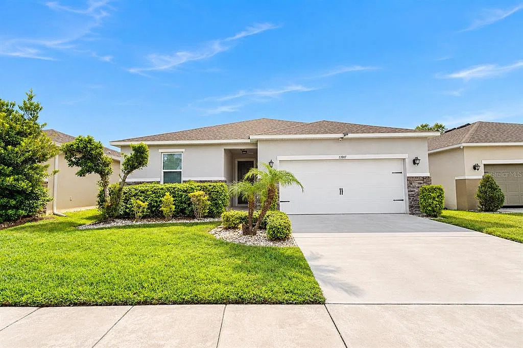 4 bed, 2.0 bath, 1696 sqft, $2,650 — Photo 1
