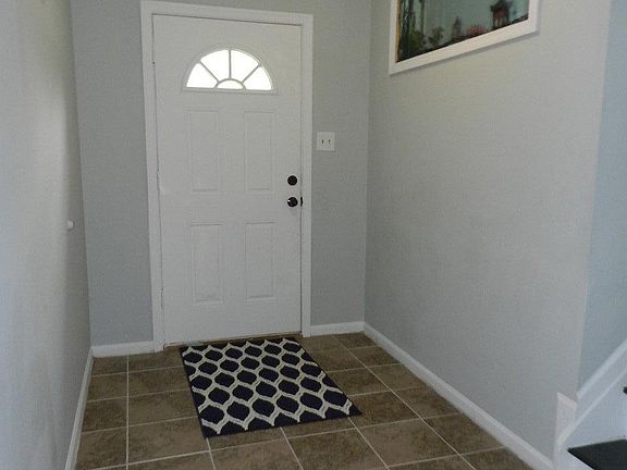 2nd image of 6 Yosemite Ln