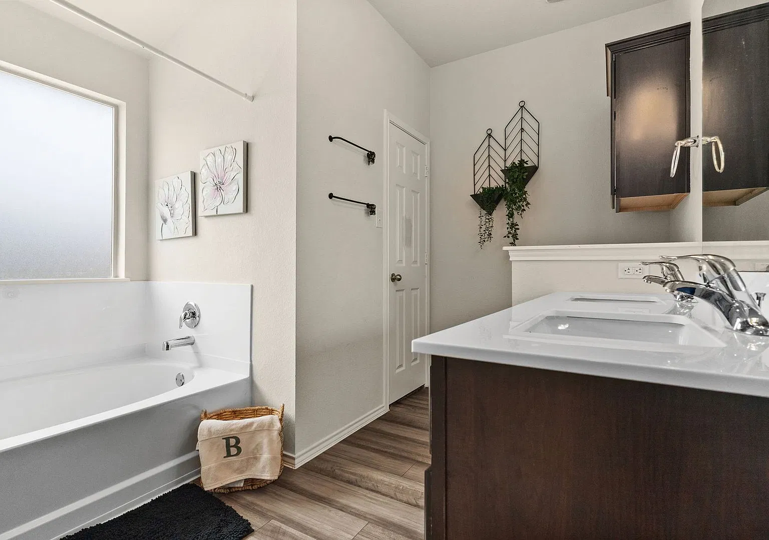 310 Saddleback Trl — Photo 2