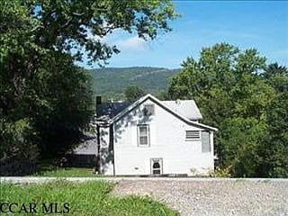 2nd image of 752 Willowbank St