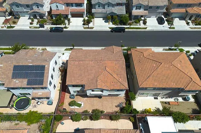 510 E Albertina Ave — Photo 35