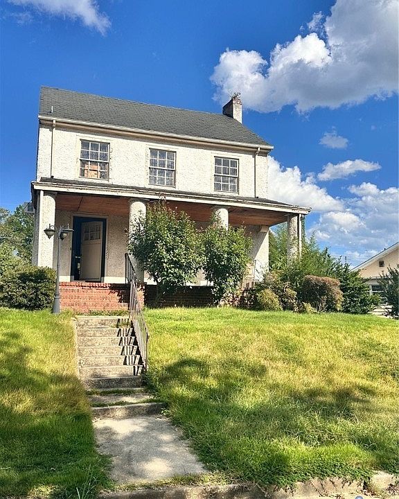 1st image of 2711 Montrose Ave