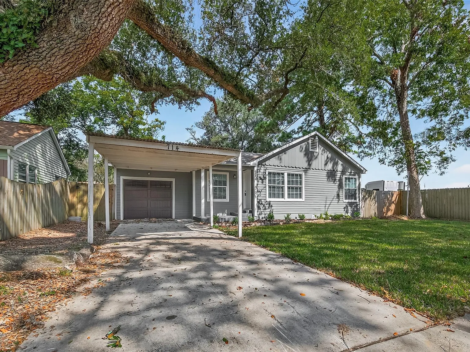 3 bed, 2.0 bath, 1721 sqft, $1,995 — Photo 2