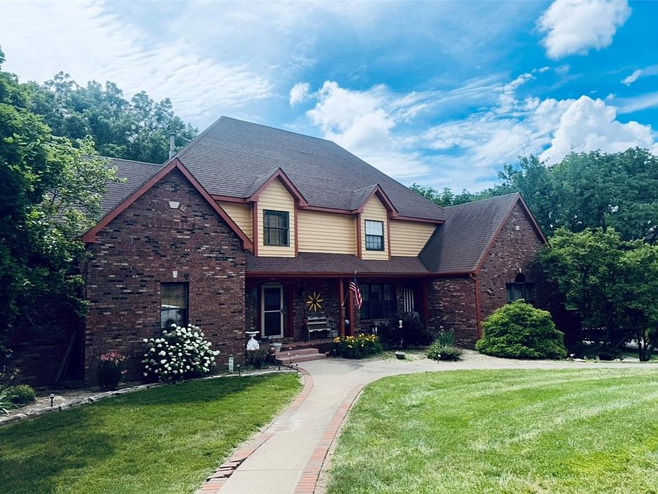 1st image of 576 Shoreline Dr