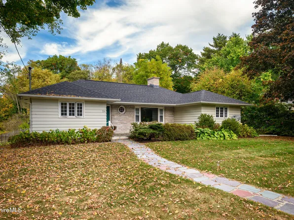 54 Lindley Ter, Williamstown, MA 01267