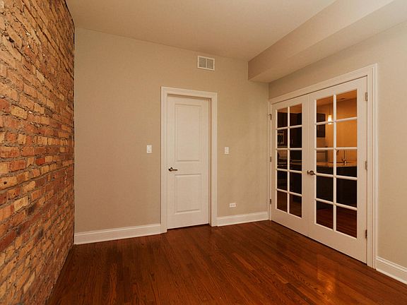 3rd image of 423 W Belmont Ave #A12