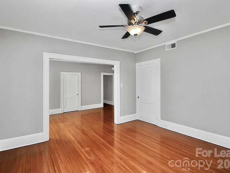 911 Sunnyside Ave #1 — Photo 3