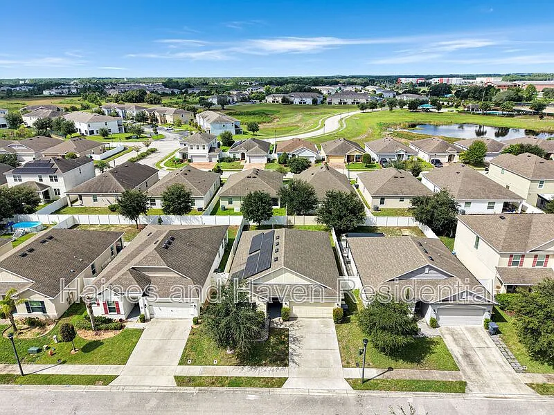 3 bed, 2.0 bath, 1616 sqft, $2,100 — Photo 2