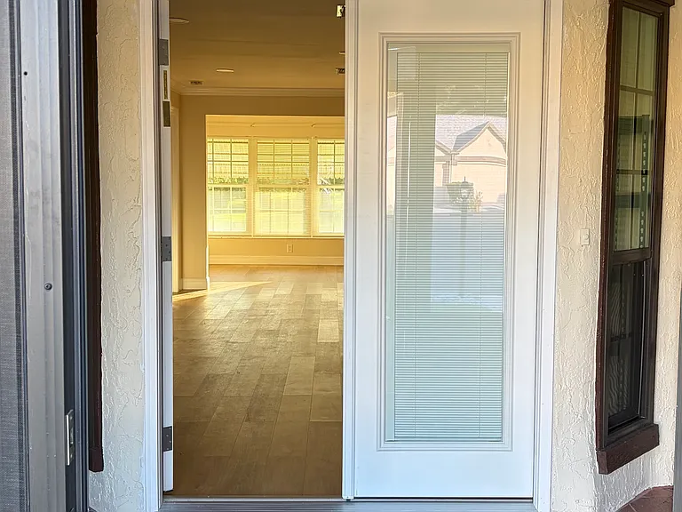 764 Lakewood Dr — Photo 3