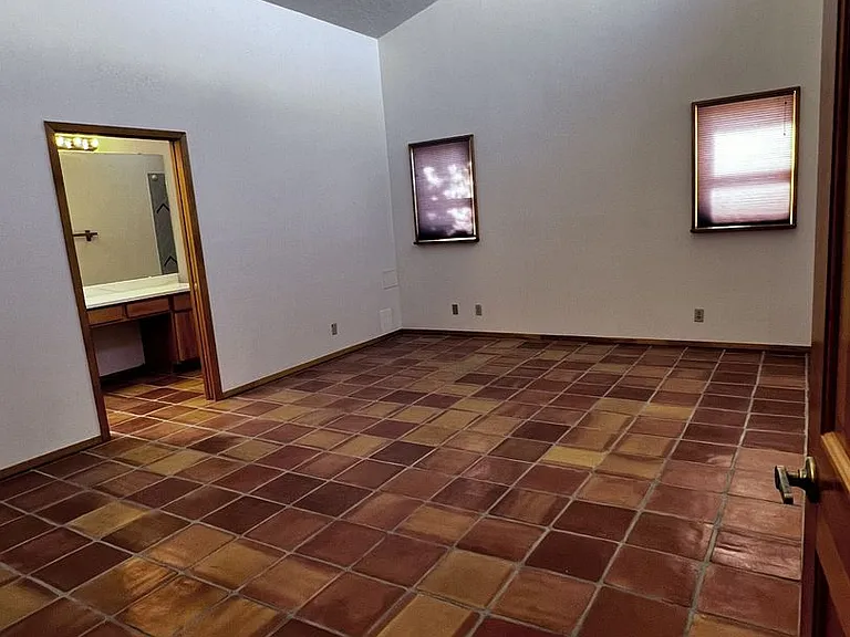 5 Oriente Ct — Photo 19