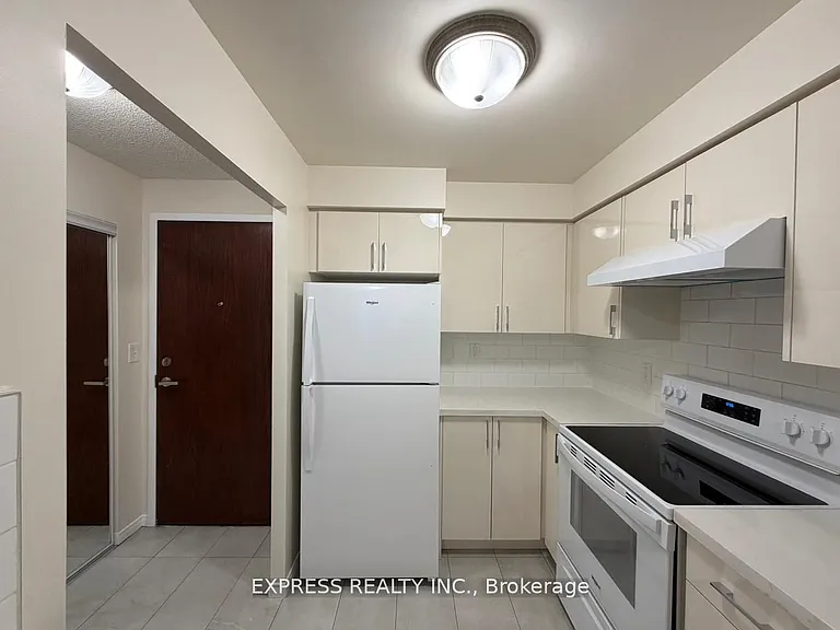 39 Pemberton Ave #Penthouse 16 — Photo 2