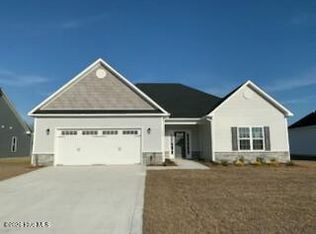 729 Regiment Rd, Jacksonville, NC 28546