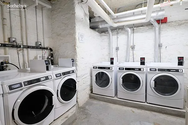 Sold by Sotheby's International Realty | media 11