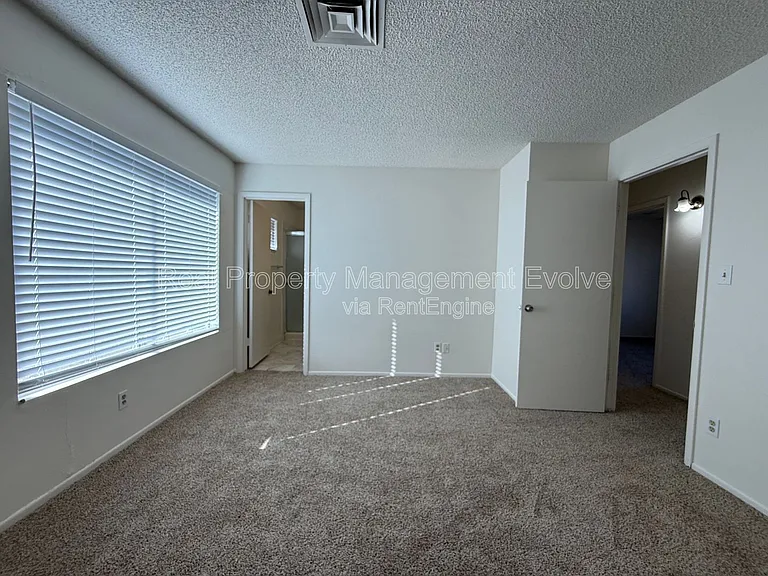 6437 W Sierra St — Photo 19