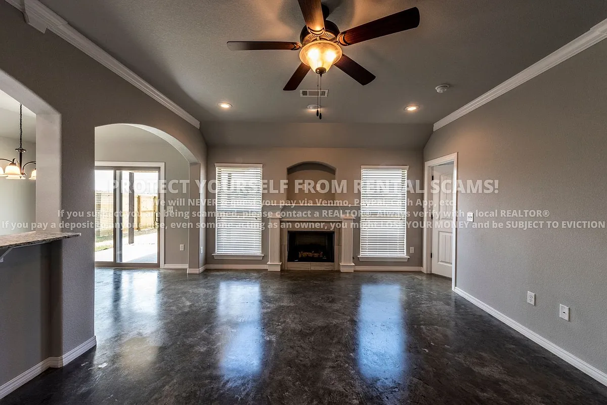 Photo 2 of 16 - 4863 W Croft Dr - Fayetteville, AR Building Photo - 4863 W Croft Dr