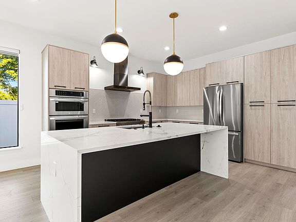 2nd image of 101 E Euclid Ave #1