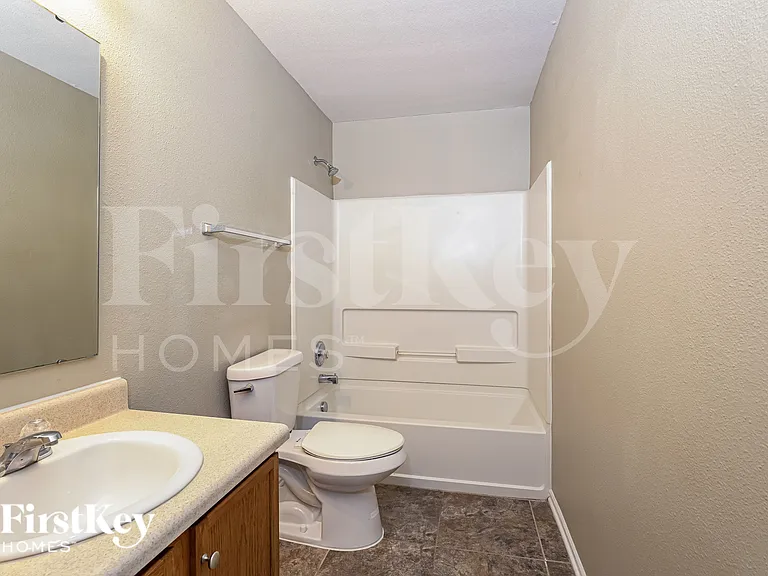 340 Kendall Dr — Photo 17