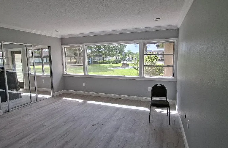 4836 Onyx Ln — Photo 2