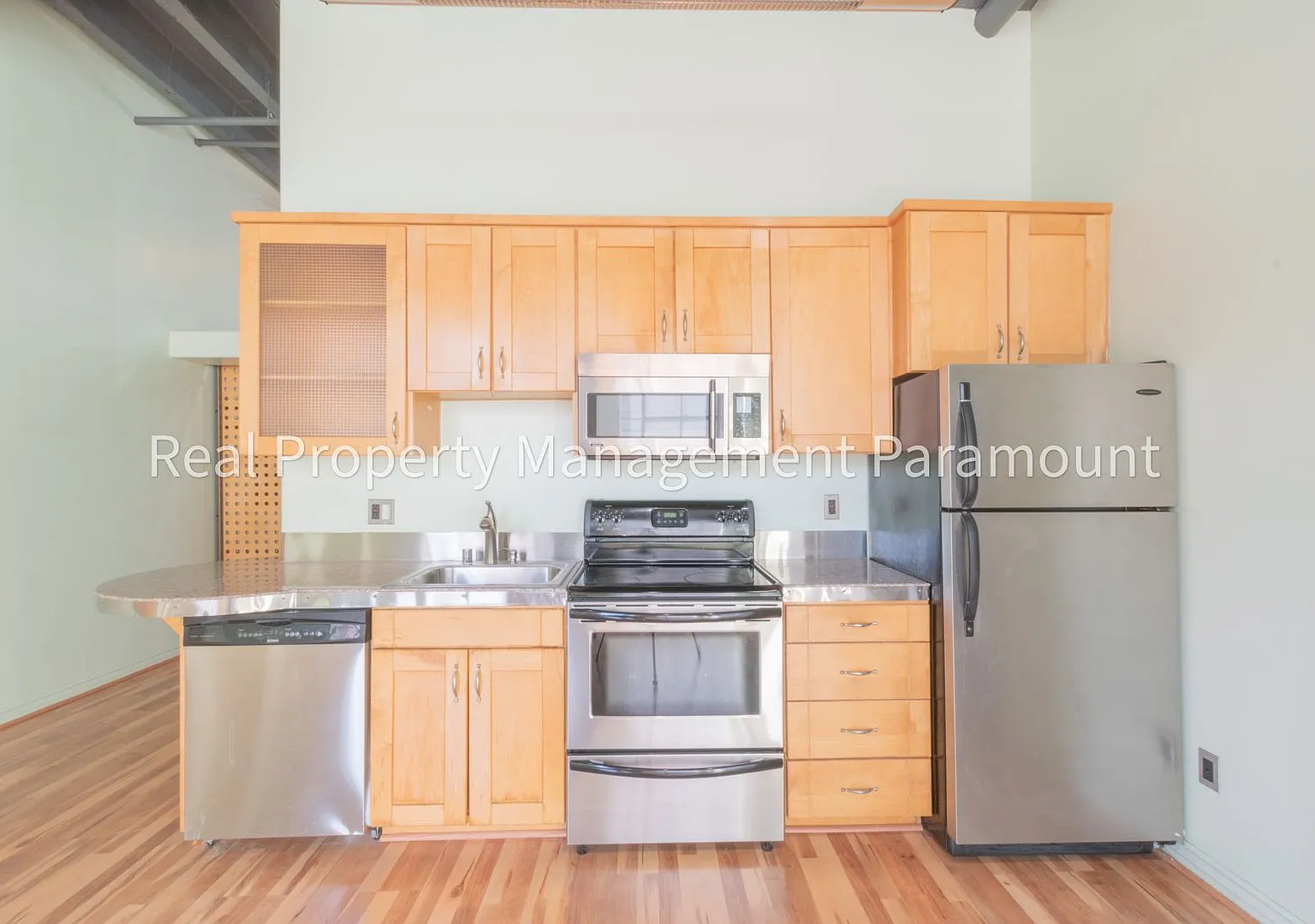 Beautiful One Bedroom Apartment in Downtown Los Angeles! — Photo 4