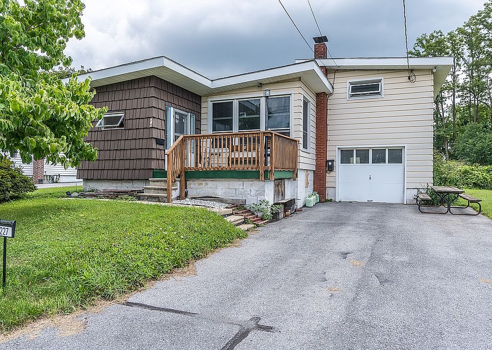 1st image of 227 Churchill St