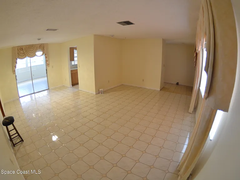 300 Darrow Ave — Photo 8