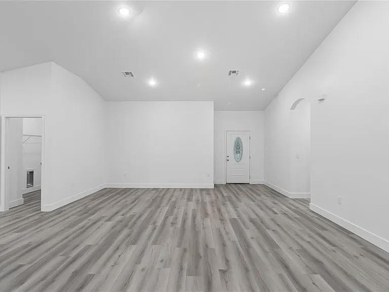 1449 Kathleen Rd — Photo 7