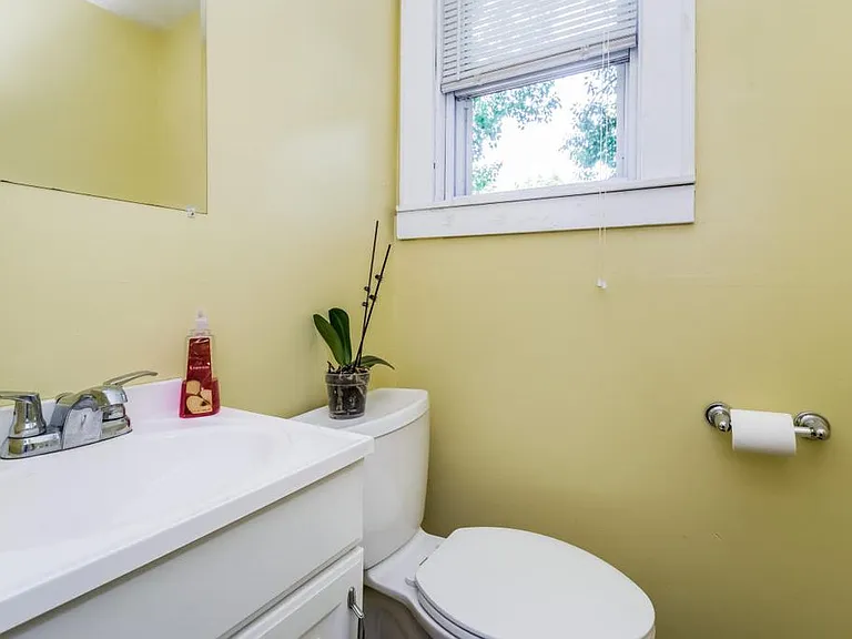 1261 Union Ave NE — Photo 10
