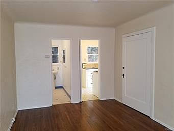 3rd image of 4409 1/2 Finley Ave