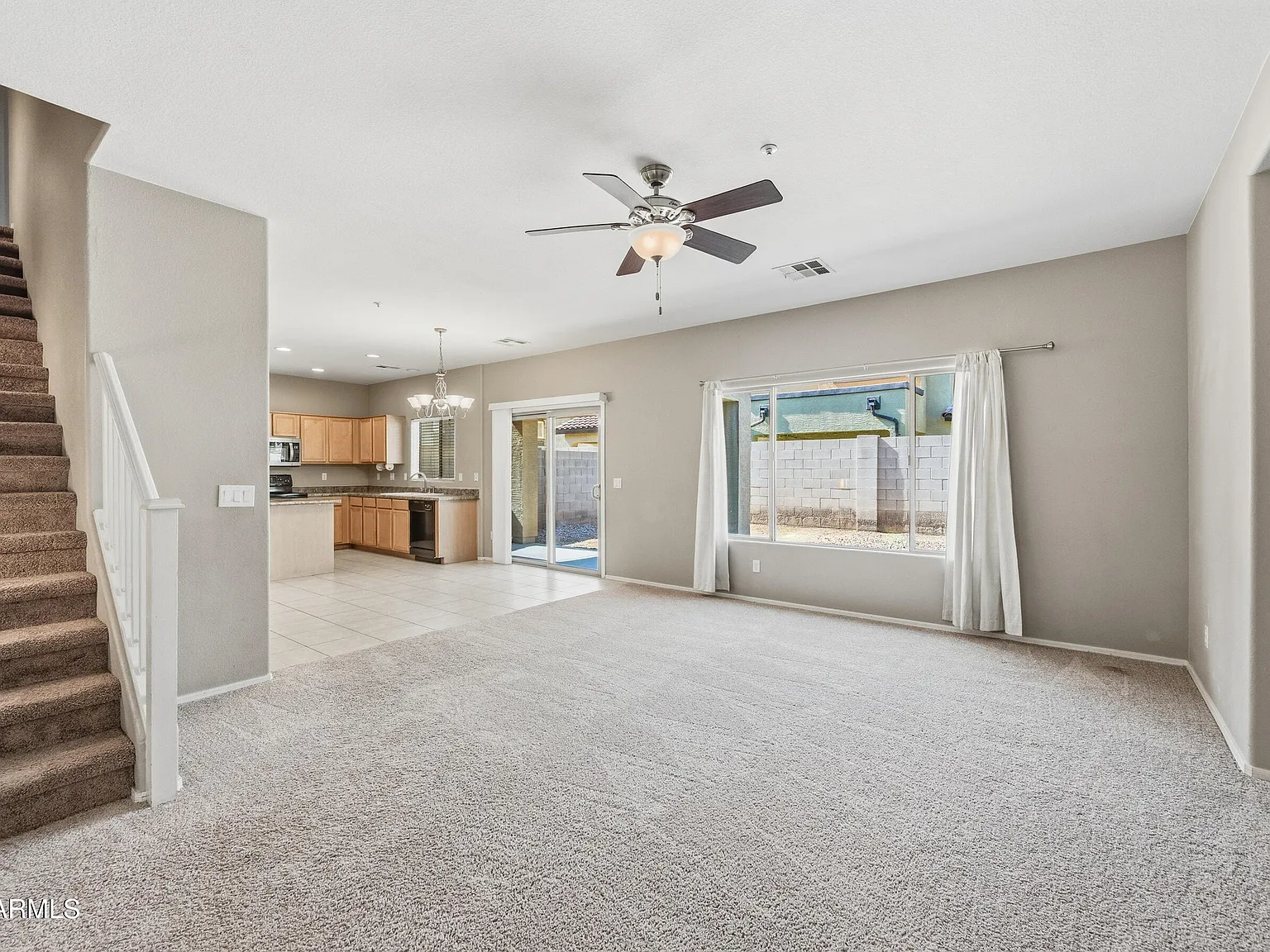 4 bed, 3.0 bath, 1724 sqft, $2,300 — Photo 3