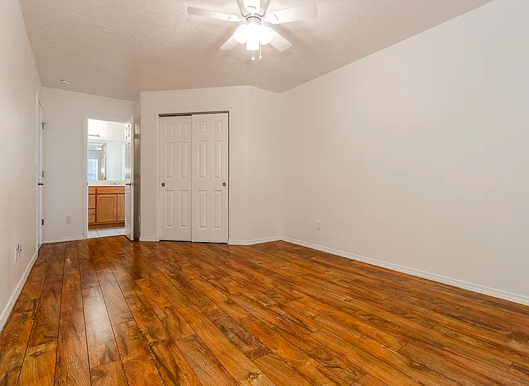 Quality, Contemporary 2 Bed 1 1/2 Bath Town Home in the North Valley — Photo 13