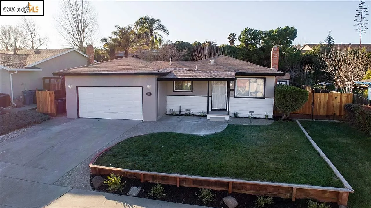 2962 Los Altos Way photo 1