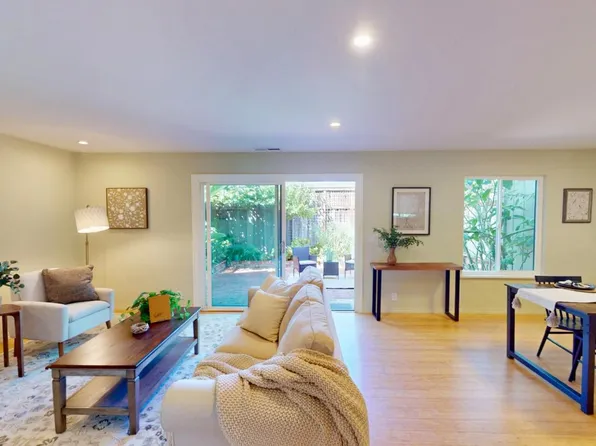 584 Spinnaker Ct, Santa Cruz, CA 95062