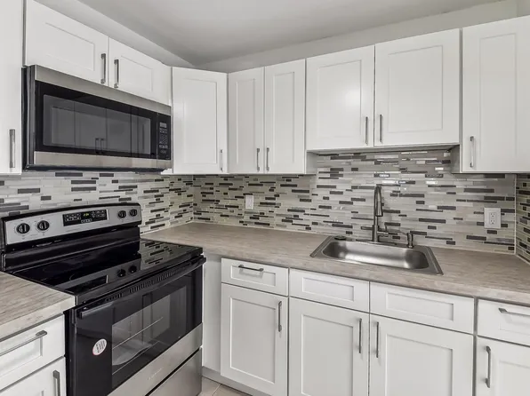 447 Saxony J, Delray Beach, FL 33446