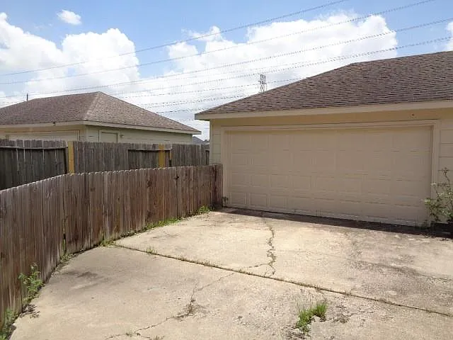 3 bed, 2.5 bath, 1553 sqft, $1,650 — Photo 4